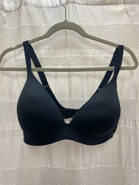 Victoria's Secret Black Molded T-Shirt Bra